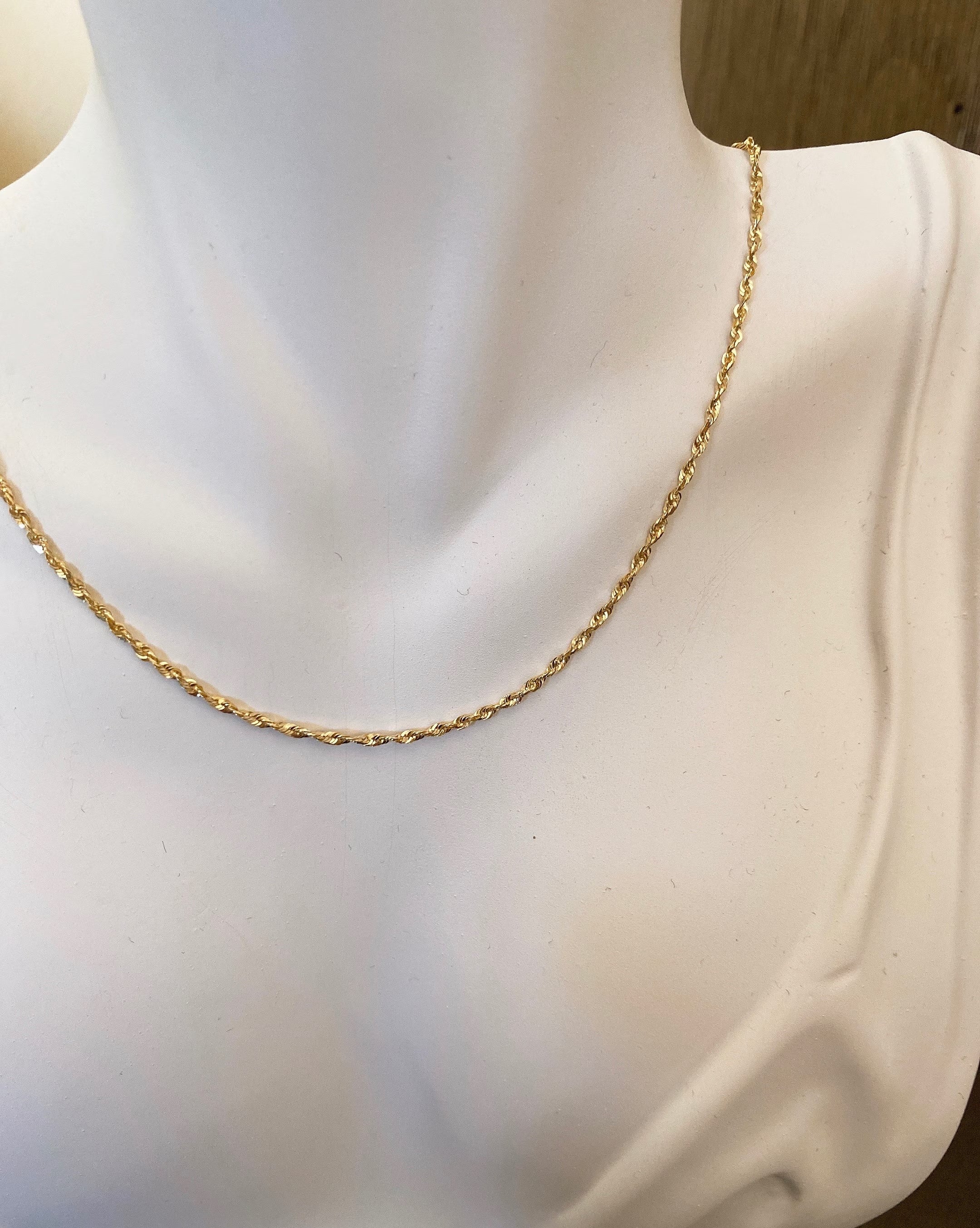 1.5mm 14K Yellow Diamond-Cut Gold Rope Chain