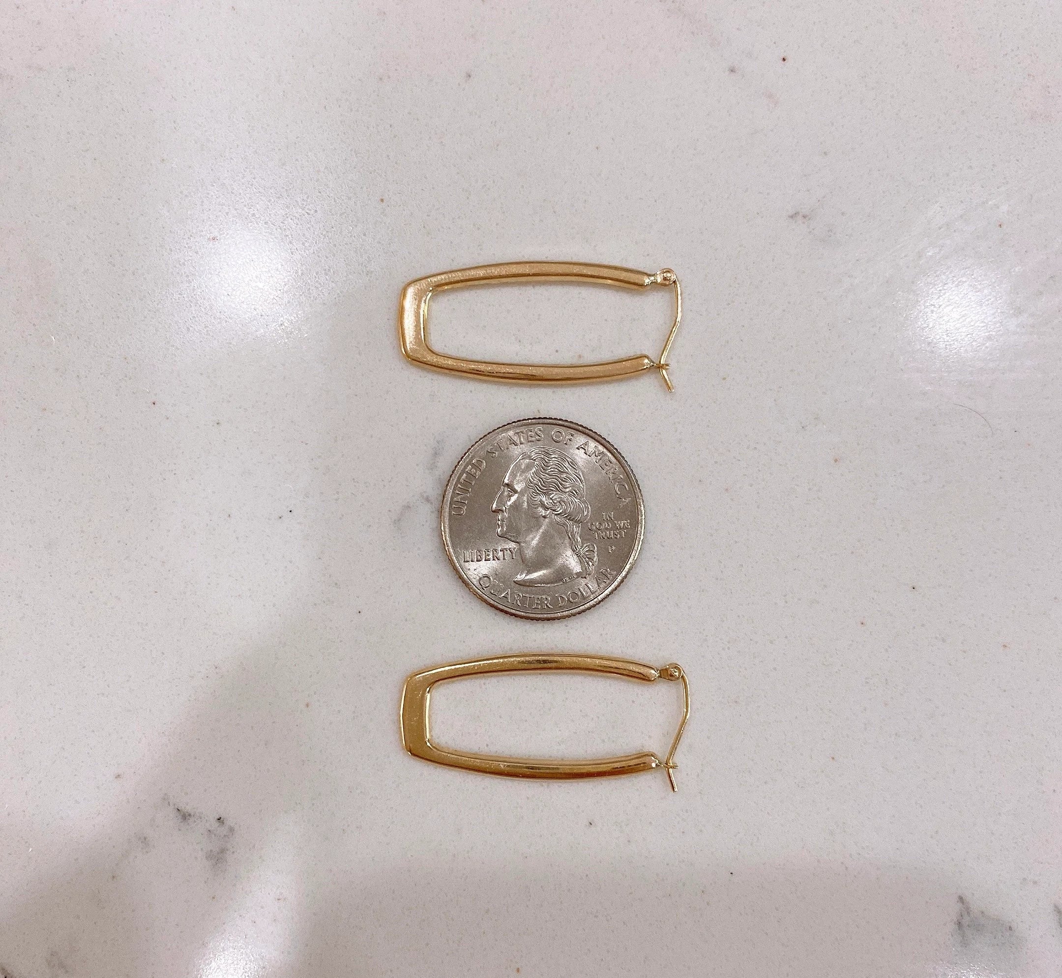 2.5mm Rectangular Oval Hoop Earrings - 14K Yellow Gold