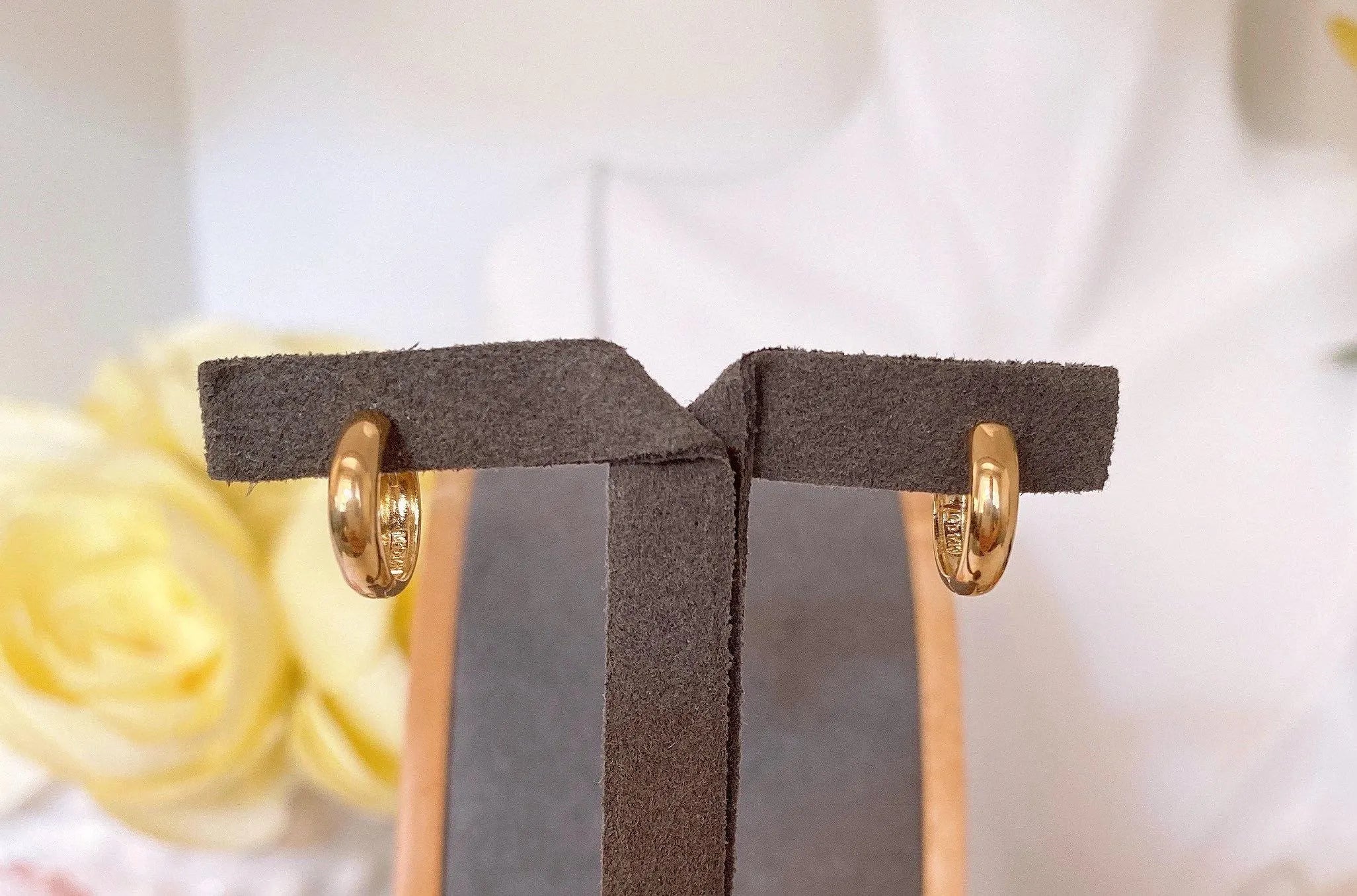 14K Gold Small Huggie Earrings